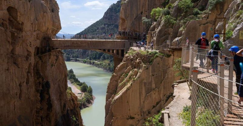Caminito del Rey: Guided Tour with 1 Water and Shuttle Bus - Caminito del Rey Guided Tour in Andalusia: An Action-Packed 4.5 Hours