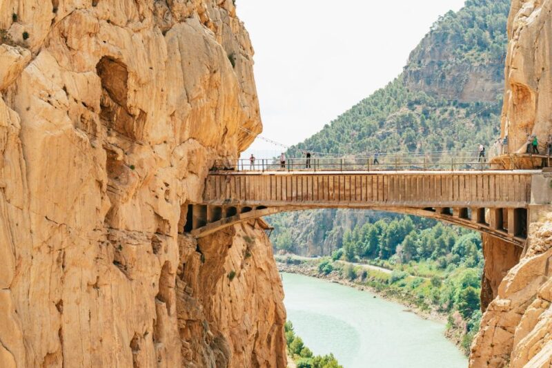 Caminito del Rey: Tickets, Guided Tour, Shuttle & Water - The Guided Tour of Over 3 km of Suspended Walkways