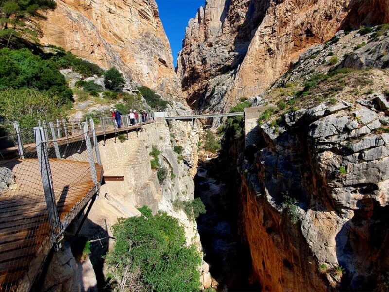 Caminito del Rey: Tour with Official Guide and Drink - The Guides: Knowledgeable, Friendly, and Well-Trained