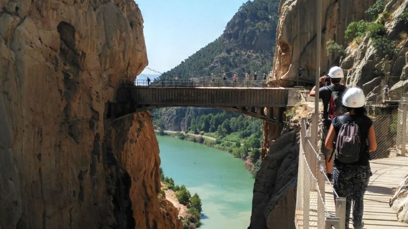 Caminito del Rey: Trekking Tour with Hiking Guide - Scenic Highlights: Desfiladero de los Gaitanes and Natural Views