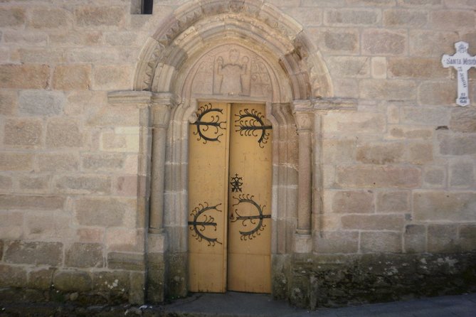 Camino De Santiago: Last 100 km walk from Sarria to Santiago de Compostela - The Challenge of the Day to Arzúa