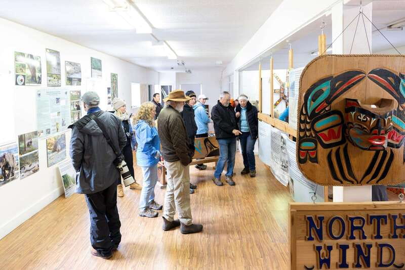 Campbell River: Bute Inlet Grizzly-Watching Tour & Boat Ride - Visiting Bute Inlet’s Grizzly Bear Viewing Platforms