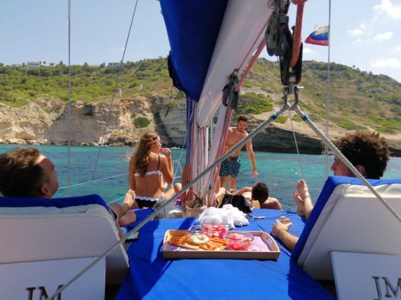 Can Pastilla: Sailboat Tour with Snorkeling, Tapas & Drinks - The Captain: An Experienced and Friendly Guide