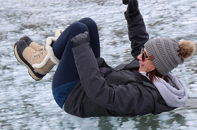 Canadian Rockies Abraham Lake Ice Bubbles Helicopter Tour - Logistics and Group Size