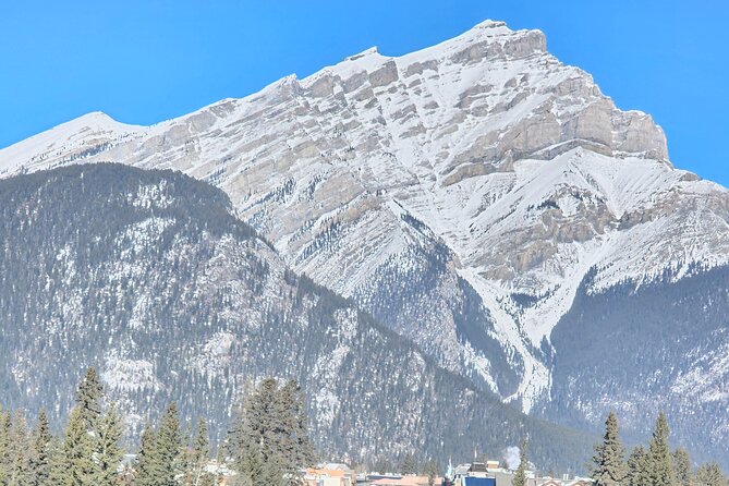 Canadian Rockies Day Trip Emerald Lake Peyto Lake and Lake Louise - Quick Photo Stop at Banff Town Sign