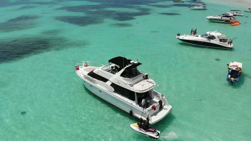 Cancun: 4-hour 55ft Luxury Yacht Rental with Food and Drinks - Experience a 4-Hour Luxury Yacht Rental with Food and Drinks in Cancun