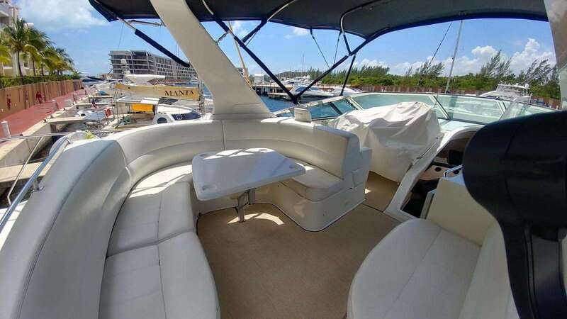 Cancun: 4-hour 55ft Luxury Yacht Rental with Food and Drinks - Visiting Playa Norte and Downtown Isla Mujeres