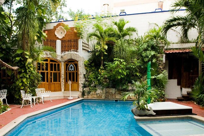 Cancun Airport and Eco Hotel El Rey Del Caribe Private Shuttle - Comfortable and Convenient Airport Transfers in Cancun for Up to 5 People