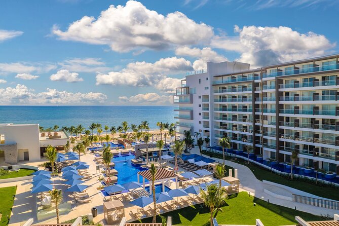 Cancun Airport and Royalton Riviera Cancun Private Shuttle - Seamless and Private Transportation from Cancun Airport to Royalton Riviera Cancun