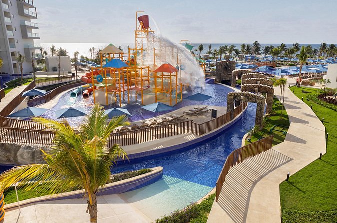 Cancun Airport and Royalton Splash Riviera Cancun Private Shuttle - Arrival at the Royalton Splash Riviera Cancun and Luggage Assistance