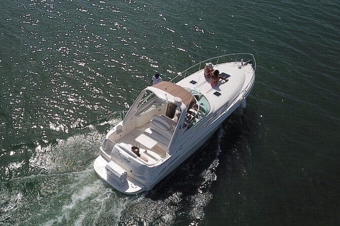 Cancun Bay Private 2-Hour on a Luxury Yacht - Scenic Views of Cancun Bay and Laguna Nichupte