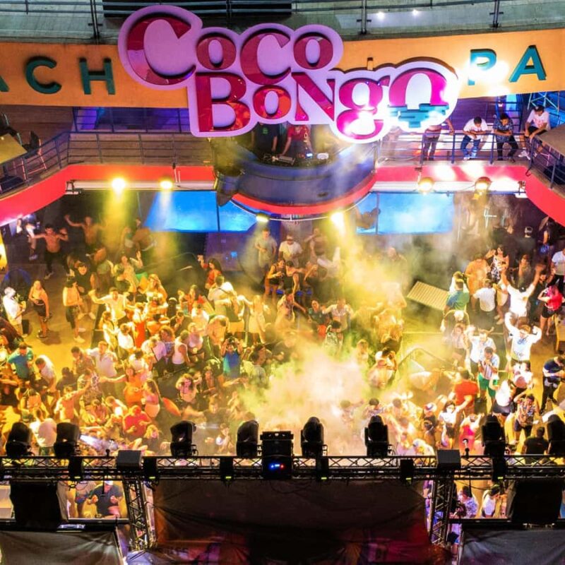 Cancun: Beach Party Cocobongo Sunrise after Semana Santa - The Venue: Beach Party Cocobongo’s Neon Jungle Setting