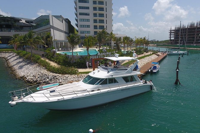 Cancun Boat Tour to Isla Mujeres on Luxury Yacht with Chef -SR55C - Key Points