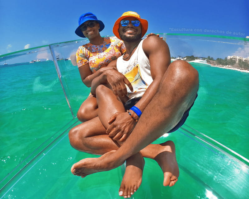 Cancun: Boat trip with transparent bottom and drinks - Key Points