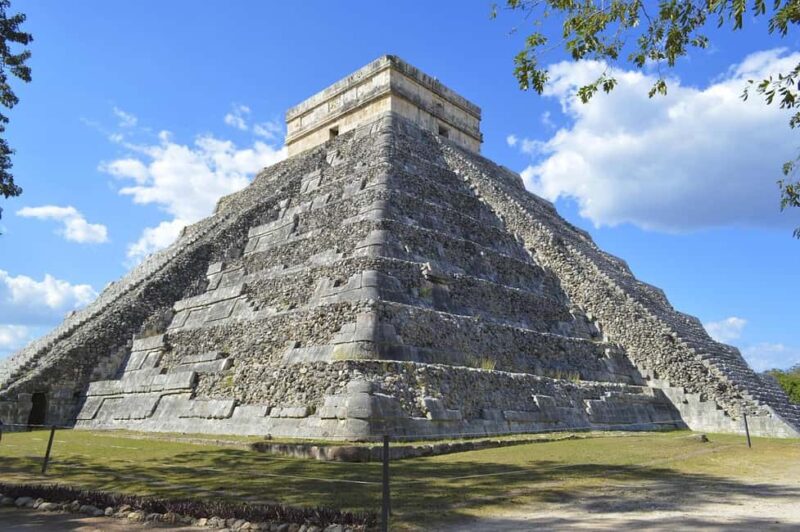 Cancun: Chichen Itza + Catamaran to Isla Mujeres combo in 2 days - Frequently Asked Questions