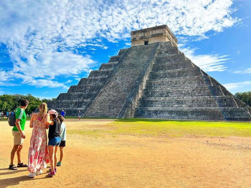 Cancun: Chichen Itza Early Access Guided Tour - Lunch Break at a Local Mexican Restaurant