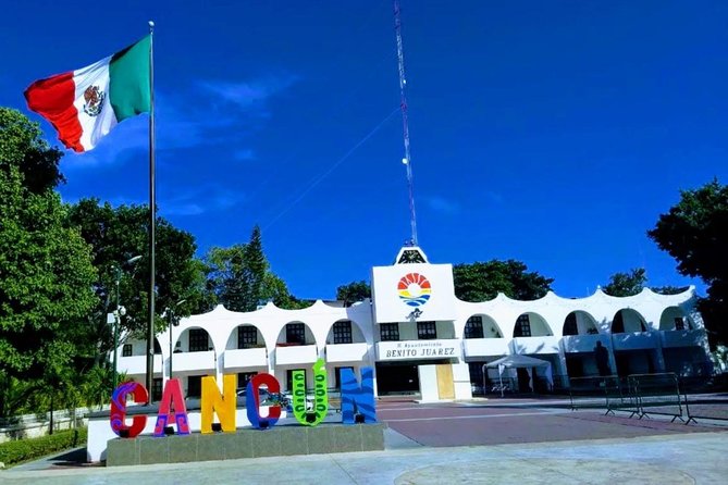 Cancun City Sightseeing and Shopping Tour on a Double Decker bus - Logistics and Group Experience