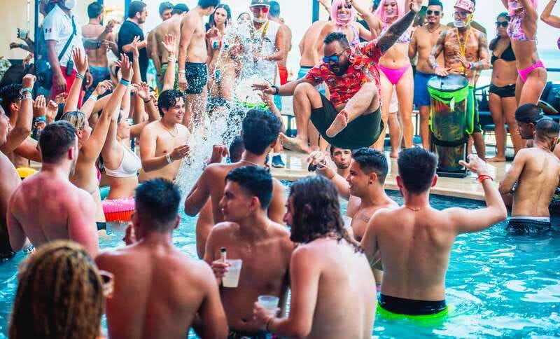 Cancún: Coco Bongo Beach Party Celebrity Package - How to Access the VIP Area and What It Offers