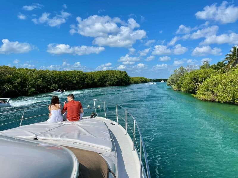 Cancun: Exclusive Sea Ray Express Bridge for 14 people - Why Choose the Sea Ray Express Bridge in Cancun