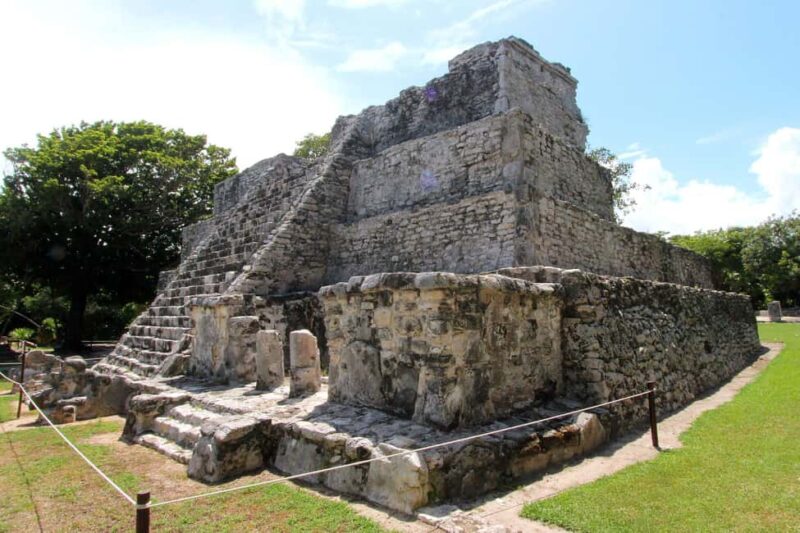 Cancun Guided Sightseeing El Meco Site, Letters and Shopping - Authentic Mexican Cuisine and Tacos in Cancún