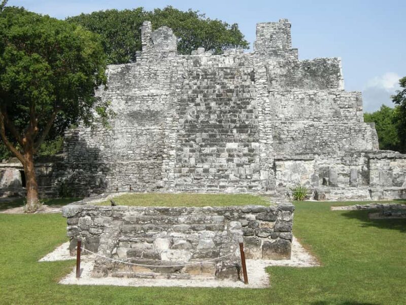 Cancun Guided Sightseeing El Meco Site, Letters and Shopping - The Experience from a Practical Perspective