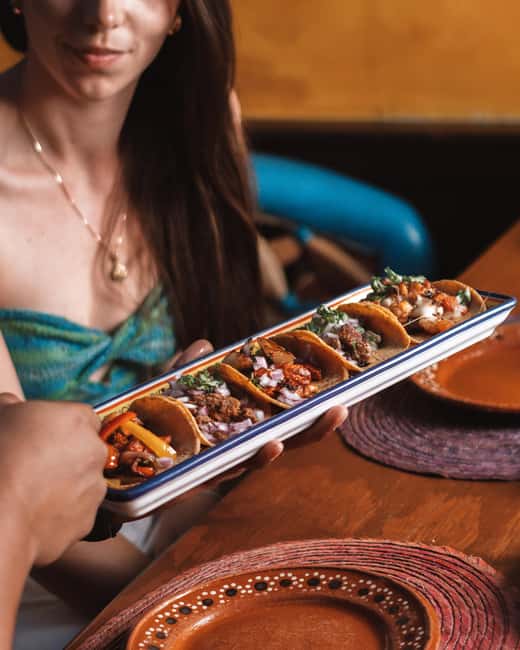 Cancun: Guided Unlimited Taco Lunch & Shopping Experience - Starting at Cancun and Moving to Playa Delfines for Photos