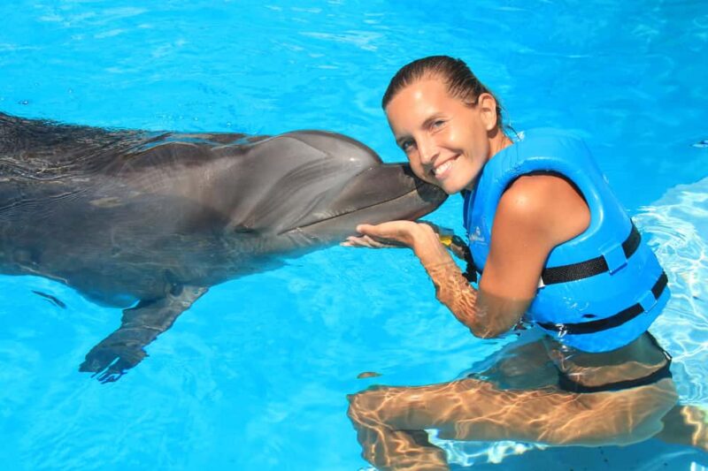 Cancun: Interactive Aquarium Ticket and Swim with Dolphins - The Water Activities with Dolphins: What to Expect