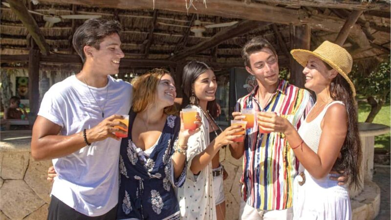 Cancun: Isla Mujeres Royal Garrafon with Transport & Lunch - Indulge in a Delicious Buffet Lunch with Mexican and International Flavors