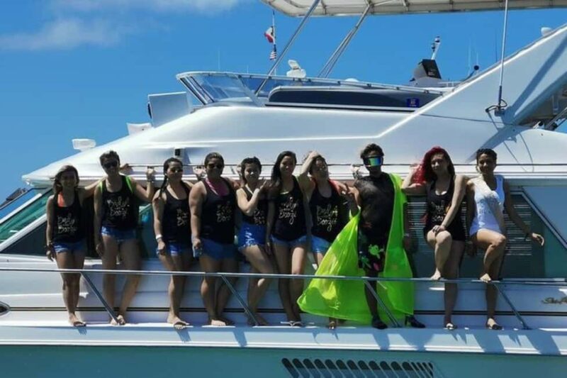 Cancun: Luxury Yacht Tour to Isla Mujeres Chef #GMBSR55FUN - Iconic Photo Stop and Time to Explore Isla Mujeres