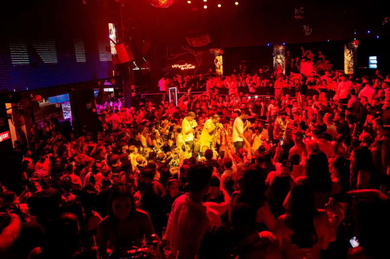 Cancun Madness Open Bar Crawl - Meeting Point and Logistics