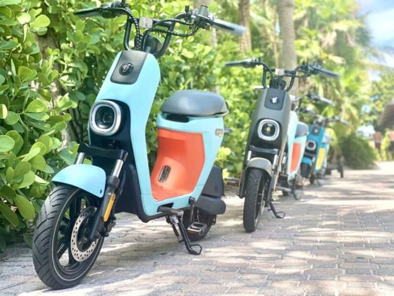 Cancun: Mopeds Adventure! 90 min Guided Tour in Hotel Zone - Exploring Cancun’s Landmarks and Scenic Views