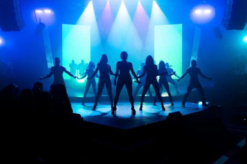 Cancun: Myst Euphoria Show with live music hits - Timing and Show Schedule: Flexibility for Different Guests