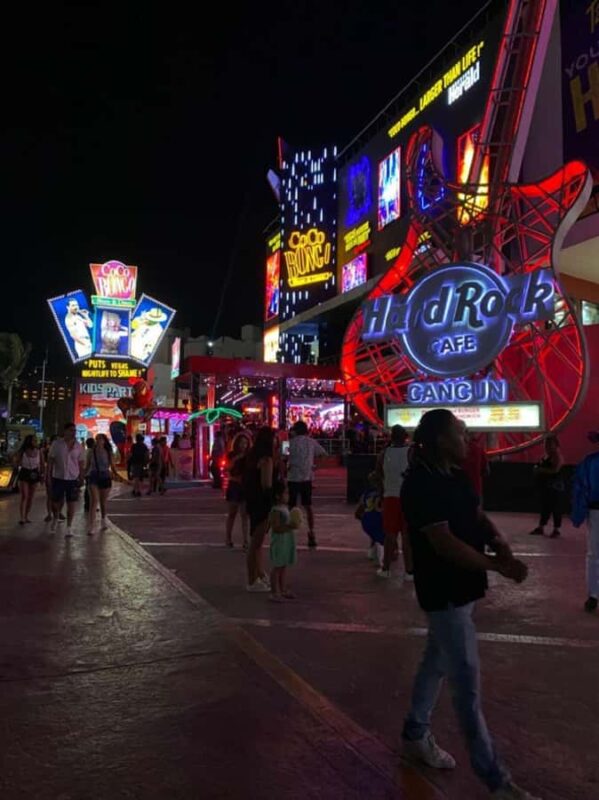 Cancún: One night in Exclusive Rooftops and Clubs of México - Barezzito Puerto Cancun: Extended Fun with Shows and Cocktails