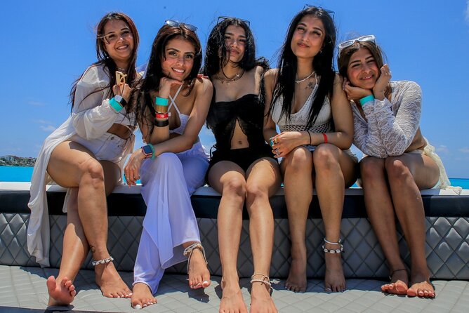 Cancun Private Catamaran to Isla Mujeres with Buffet & Open Bar - Relaxing at Playa Norte