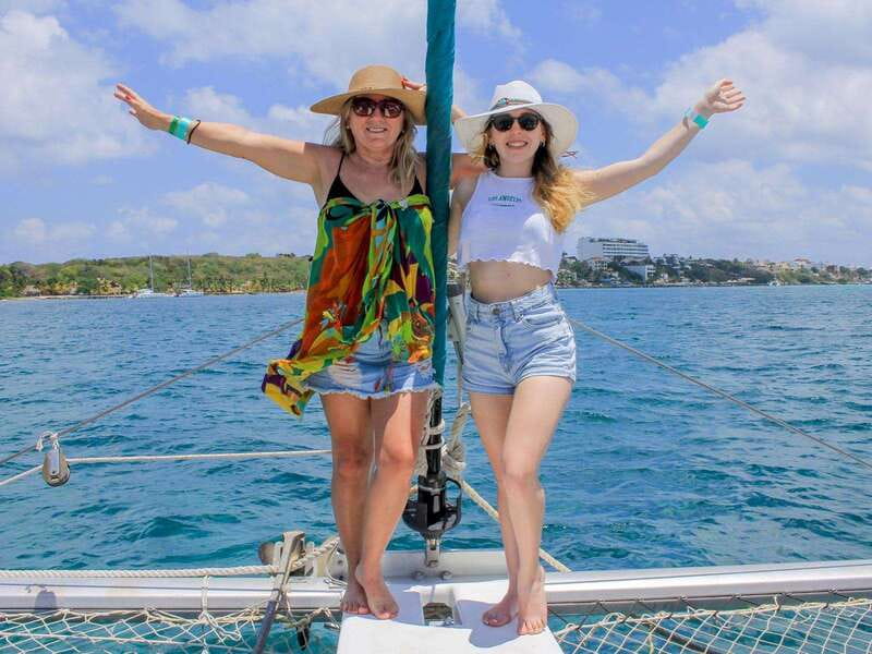Cancun: Private Catamaran with Open Bar & Snorkeling Option - Exclusive Private Catamaran in Cancun with Open Bar