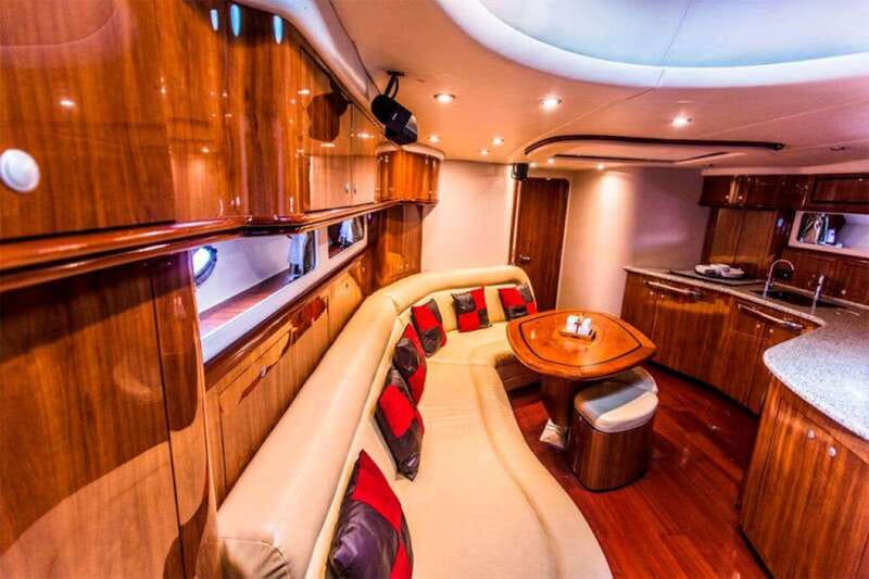 Cancun private yacht Sea Ray Sundancer 60 feet - Included Amenities and Practical Details