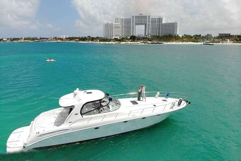 Cancun private yacht Sea Ray Sundancer 60 feet - Practicalities and Accessibility