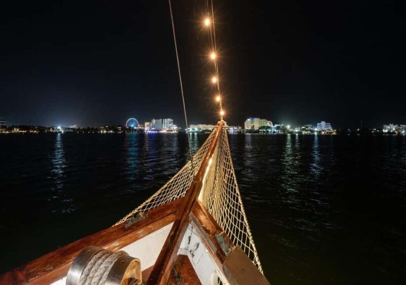 Cancun: Romantic evening in galleon with dinner and open bar - Live Saxophone Music: Setting the Romantic Tone