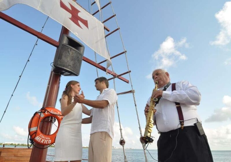 Cancun: Romantic evening in galleon with dinner and open bar - Additional Costs and Optional Extras