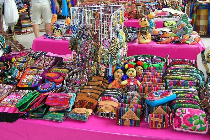 Cancun Shopping Private Guided Tour & City Sightseeing - Exploring Cancun’s Shopping Hotspots