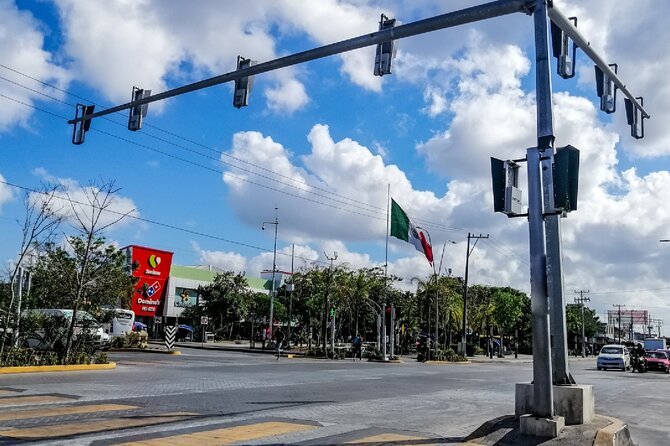 Cancun Shopping Private Guided Tour & City Sightseeing - The Role of the Private Guide