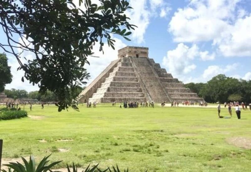 Cancun: Sightseeing Walking Tour With a Local Guide - Explore Cancun’s Iconic Landmarks and Hidden Corners in a Private Walk