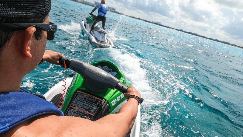 Cancun: Waverunner in Nichupte Lagoon - Key Points