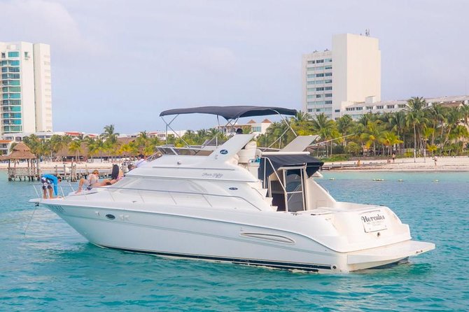 Cancún Yacht Rental SeaRay 46ft 25P13 - Bring Your Own Drinks and Enjoy a Laid-back Atmosphere