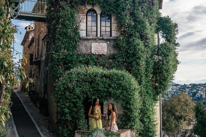 Cannes-Antibes-Saint-Paul De Vence Private Day Tour - Discovering the Historic Old Town of Antibes