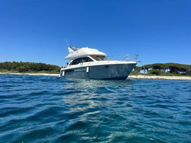 Cannes: Boat cruise to the Leyrins Islands or the Rochers Rouges - Discover the French Riviera from a New Perspective with a Private Yacht Cruise