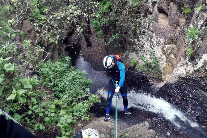 CANYONING aquatic and fun route in Gran Canaria - Discover the Aquatic and Dry Canyoning Routes in Gran Canaria