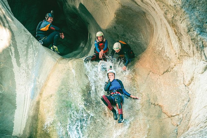 Canyoning Chli Schliere with OUTDOOR (Advanced) - Starting Point and Transport to the Swiss Alps