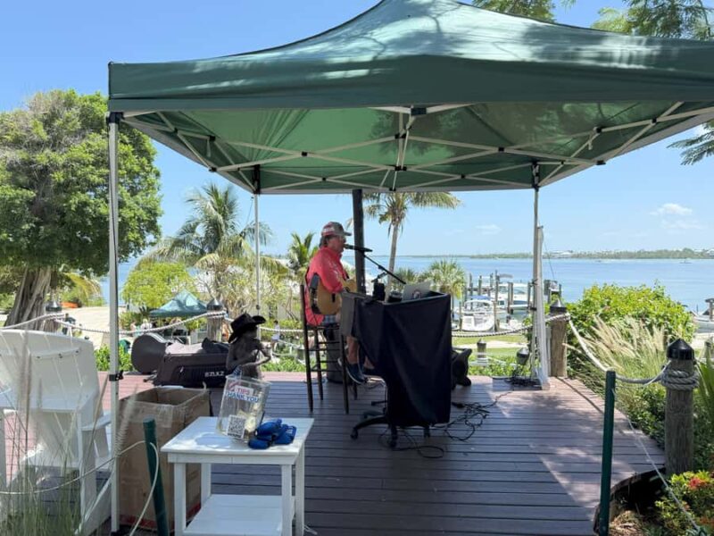 Cape Coral: Private Dolphin Watching and Dock & Dine Cruise - Wildlife Encounters: Dolphins, Rays, and Birds