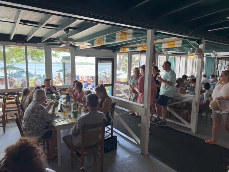 Cape Coral: Private Dolphin Watching and Dock & Dine Cruise - Dock & Dine at a Waterfront Restaurant